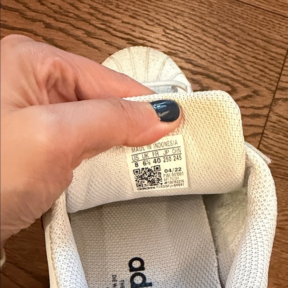 Adidas Superstar White with Black Stripes - Picture 6 of 6